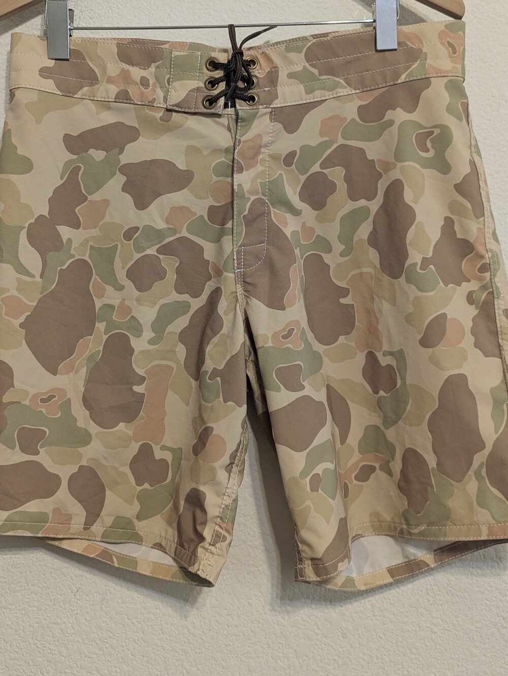 Birdwell Beach Britches Board Shorts Surf Shorts Men's Frogskin Camo Size 34